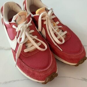 Nike Women's waffle Shoes